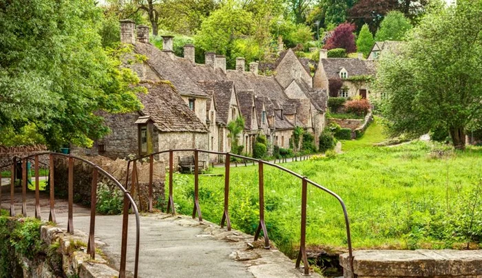 Il villaggio di Bibury fu costruito nel 1380. Foto: Facebook/Bibury, Gloucestershire