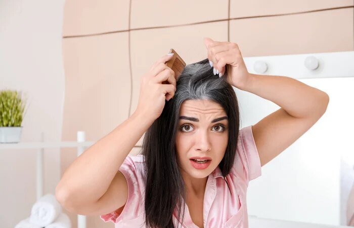 I migliori oli essenziali per coprire i capelli grigi in modo naturale