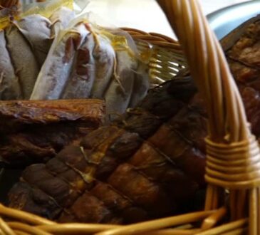 I romeni all'estero si preparano alla Pasqua cattolica. I favori che chiedo a chi è a casa