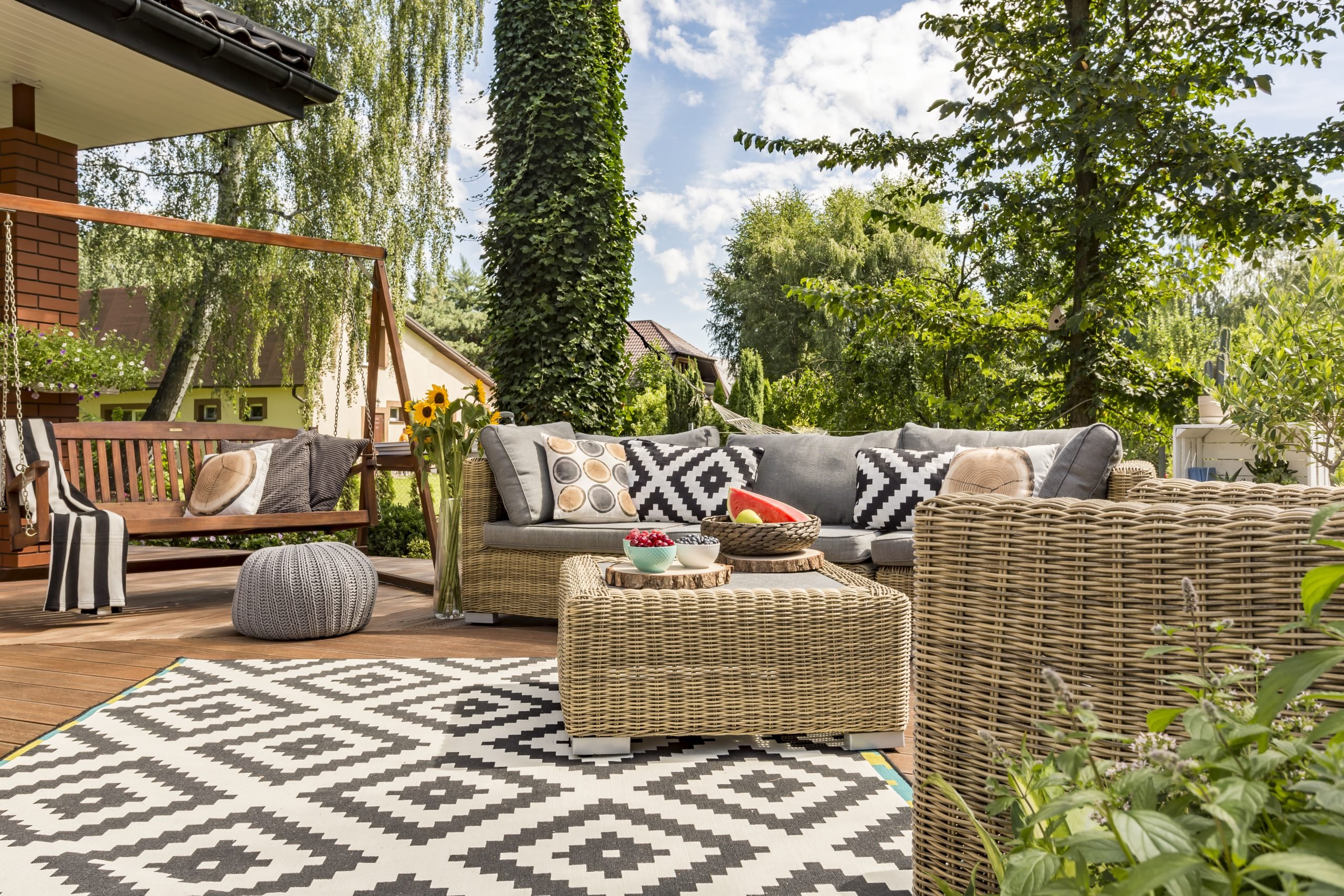 Guida completa alla scelta del tuo dondolo da giardino: dalla struttura al rivestimento e agli accessori