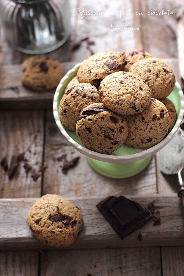 Biscotti quaresimali con dettaglio di cioccolato