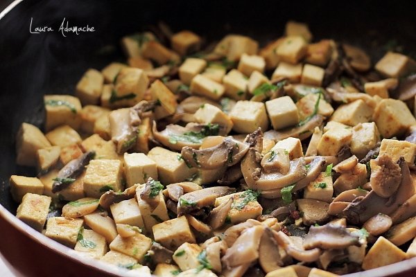 Funghi con preparazione al tofu