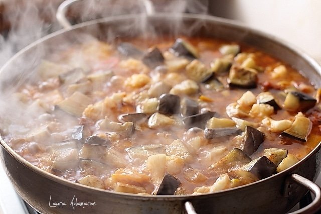 Pentole di verdure (cibo o stufato a digiuno)