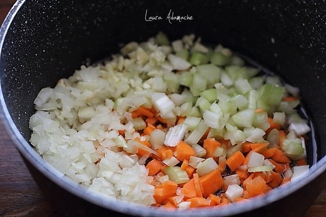 preparazione del cibo di lenticchie