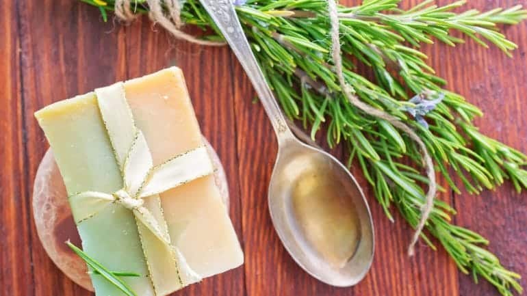 Sapone al rosmarino con limone, scopri un'ottima ricetta