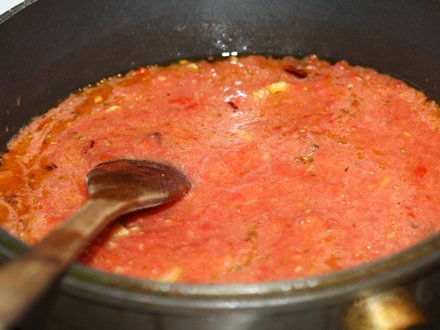 Aggiungere la polpa di pomodoro