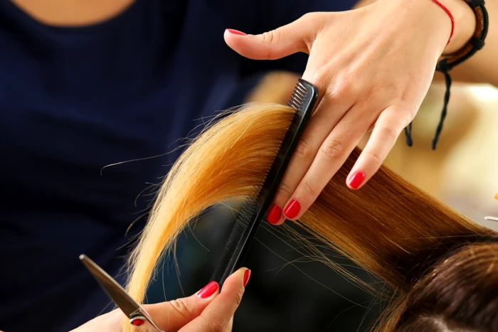 I tagli di capelli dovrebbero essere adattati alle caratteristiche del viso. Foto: fare clic.