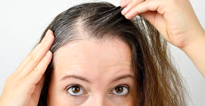 Come prevenire lo sbiancamento precoce? Metodi naturali per tingere i capelli grigi, direttamente a casa tua