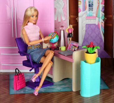 La bambola Barbie ha compiuto 65 anni! Come l'azienda Mattel ha festeggiato il suo anniversario