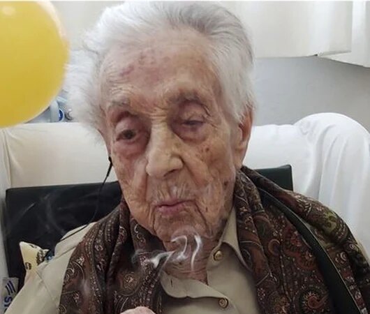 La persona più anziana del mondo ha compiuto 117 anni! Maria Branyas Morera ha festeggiato il suo compleanno in manicomio