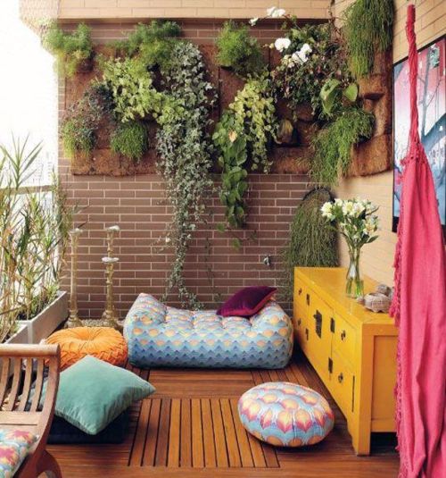 Come arredare un piccolo balcone con un budget limitato?