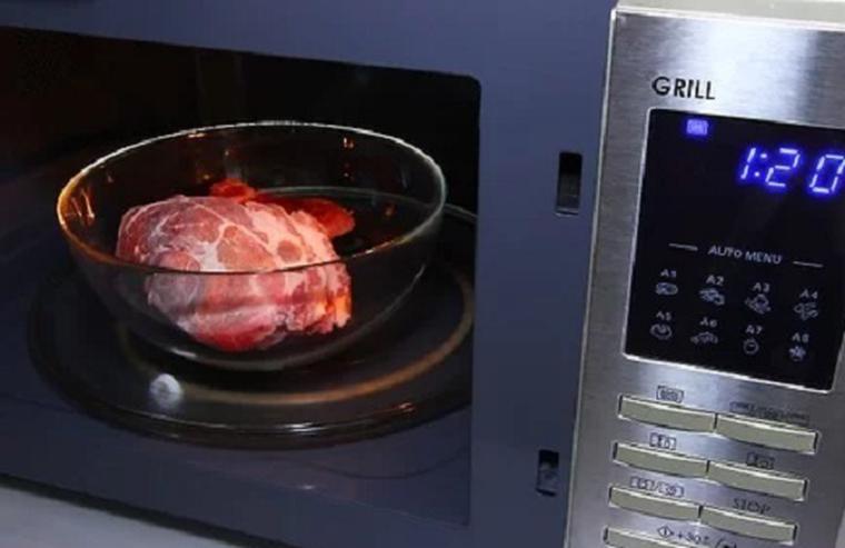 12 errori che puoi fare nel forno a microonde