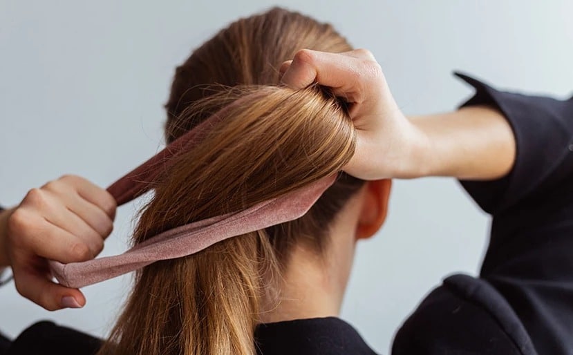 Le 8 cause di caduta dei capelli femminili che non sono legate all'età