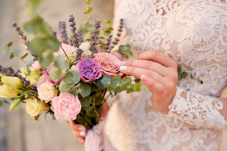 Bouquet da sposa: Composizioni d'effetto per un matrimonio unico